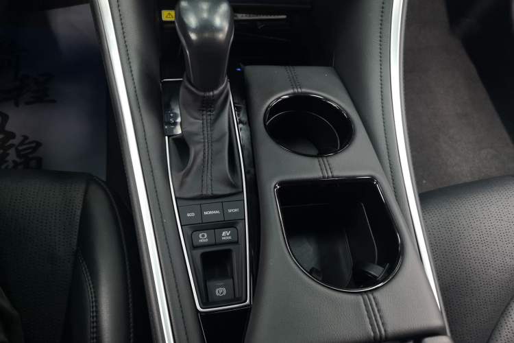 Used Toyota Avalon 2022 Dual-Engine 2.5L Luxury Edition