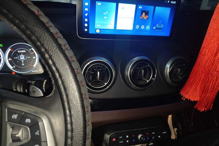 Used Wey VV7 2017 2.0T Flagship Model Audio And AC Panel