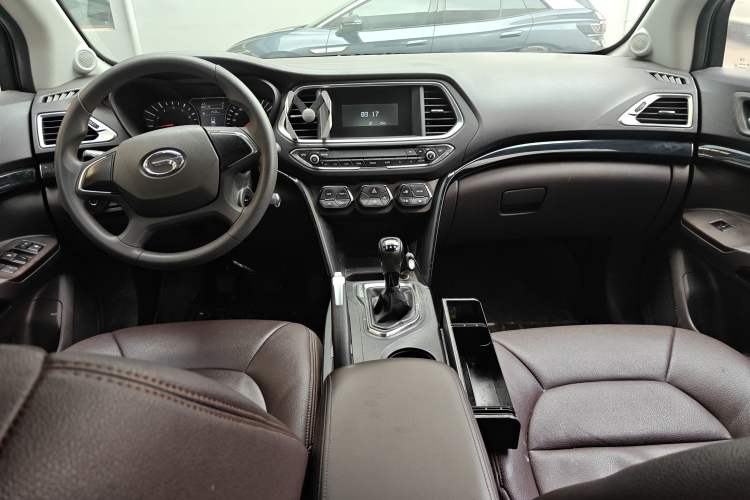 Used GAC Trumpchi GS4 2015 200T Manual Comfort Edition Center Console