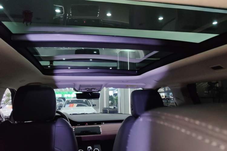 Used Land Rover Range Evoque 2023 Aurora L 249 PS Luxury Edition
