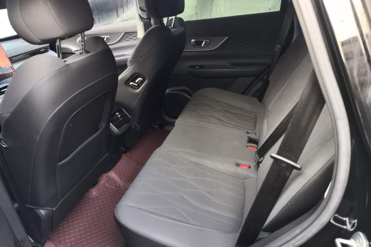 Used Chery Tiggo 8 PLUS 2025 290TGDI DCT Luxury 5-Seater
