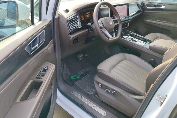 Used Volkswagen Viloran 2024 330TSI Luxury Edition