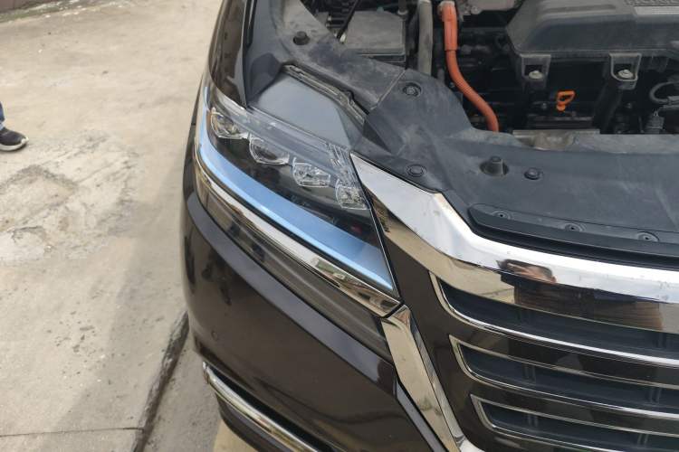 Used Honda Elysion 2019 2.0L Hybrid Comfort Edition Right Front Headlight