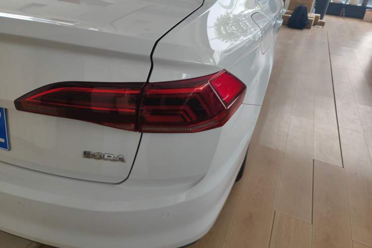 Used Volkswagen Bora 2019 1.5L Automatic Comfort Model Right Rear Taillight