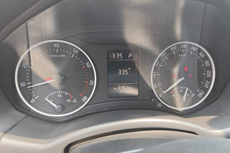 Used Skoda Octavia 2015 Classic Model 1.6L Automatic Yijie Version Instrument Cluster