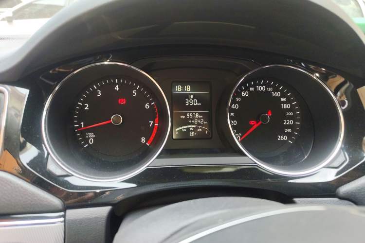 Used Volkswagen Sagitar 2018 1.6L Manual Comfort Model Instrument Cluster