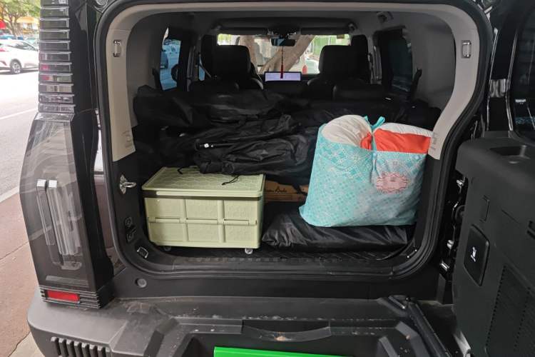 Used JETOUR Traveler 2023 2.0T All-Wheel-Drive Crosser Trunk