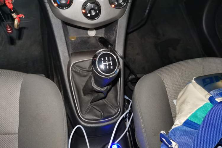 Used Chevrolet Aveo Sonic 2011 Sedan 1.4L MT SL
