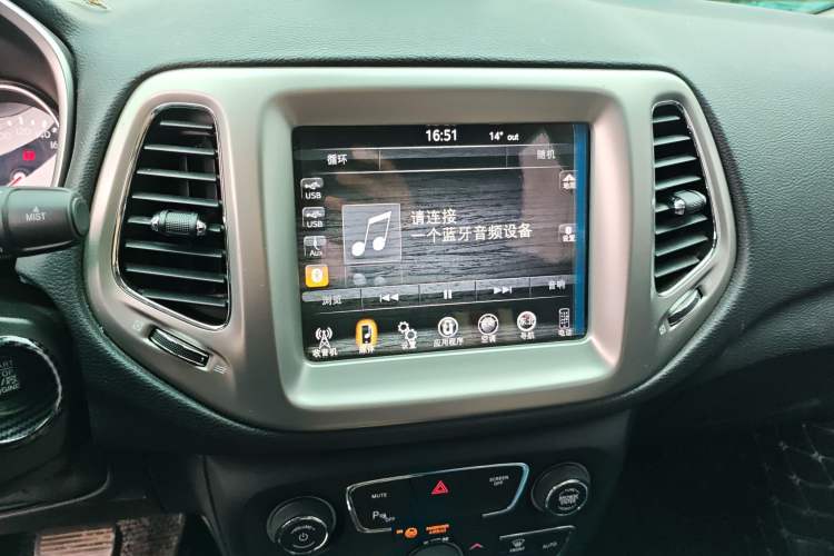 Used Jeep Compass 2017 200T Automatic Family Enjoyment Four-Wheel Drive Edition
