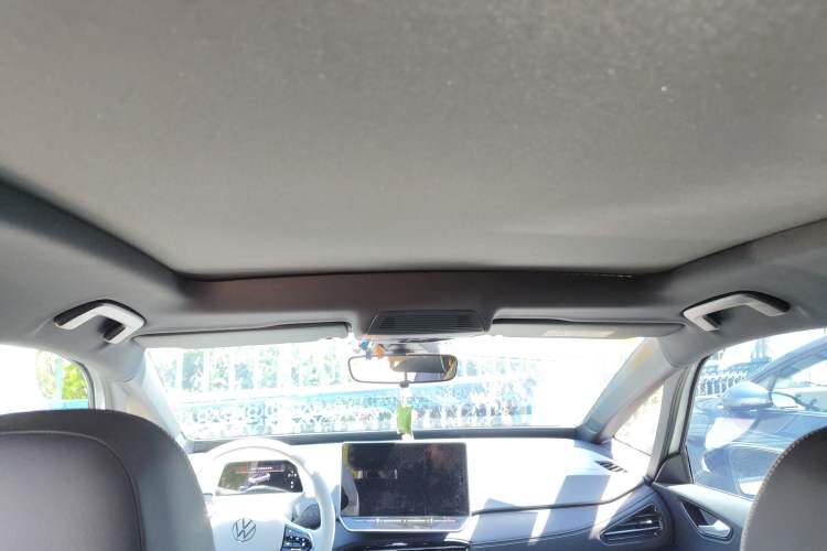 Used Volkswagen ID.3 2025 Smart Model Outstanding Oxygen Edition
