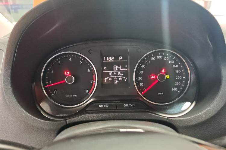 Used Volkswagen Polo 2014 1.6L Cross Polo Automatic Instrument Cluster