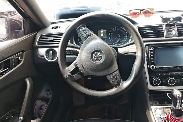 Used Volkswagen Passat 2011 3.0L V6 DSG Flagship Deluxe Edition
