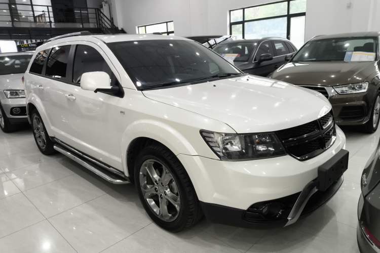Used Dodge Journey 2016 2.4L Two-Wheel-Drive Touring Edition Exterior 2