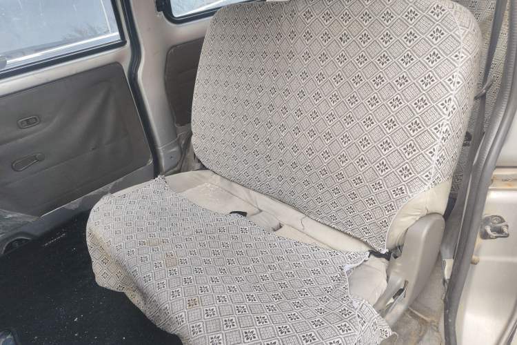 Used Wuling Rongguang V 2015 1.2L Practical Model Left Rear Seat