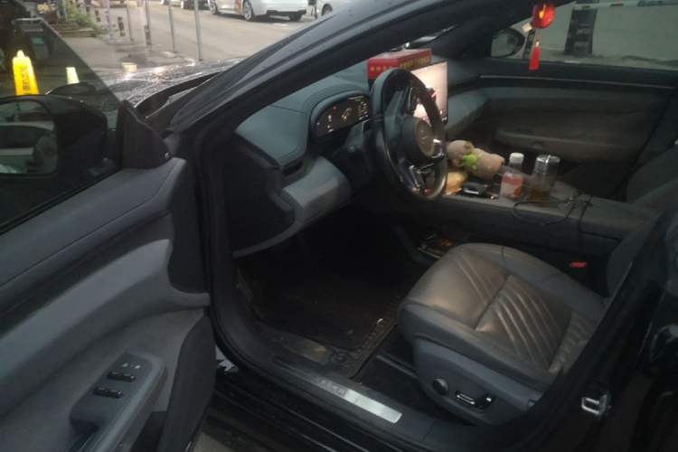 Used Zeekr 001 2024 WE Edition 95 kWh All-Wheel Drive Driver Seat