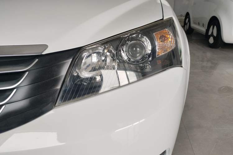 Used Geely Auto Classic Emgrand 2013 Sedan 1.5L Manual Entry-Level Model
