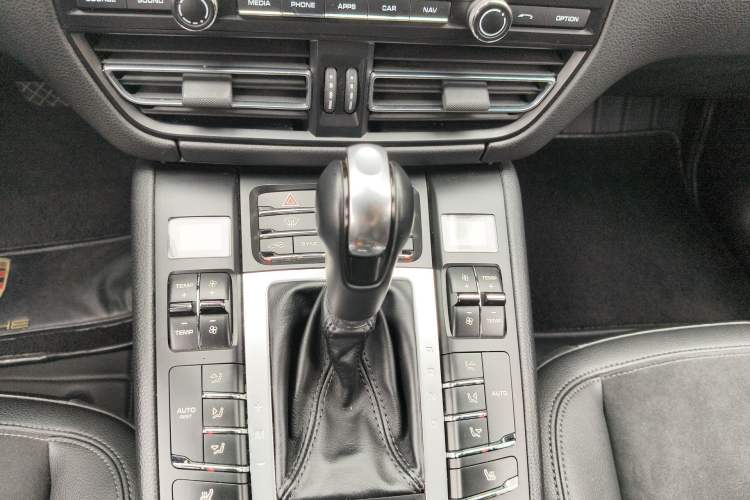 Used Porsche Macan 2018 Macan 2.0T Gear Lever