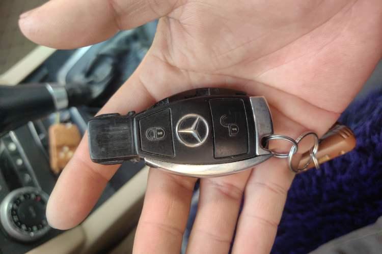 Used Mercedes-Benz GLK-Class 2011 GLK 300 4MATIC Dynamic Model Vehicle Key
