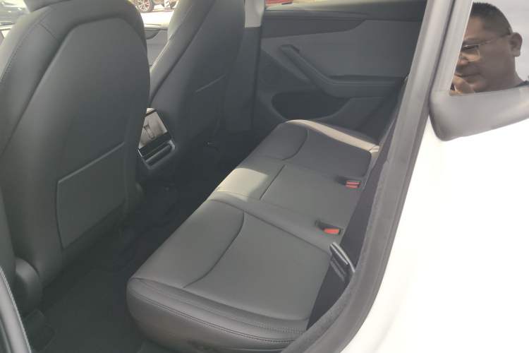 Used Tesla Model Y 2025 Rear-Wheel-Drive Version
