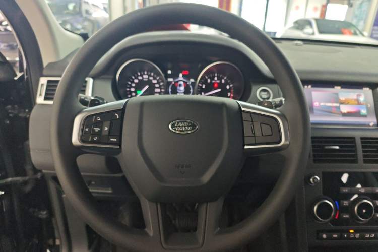 Used Land Rover Discovery Sport 2018 240 PS PURE Edition
