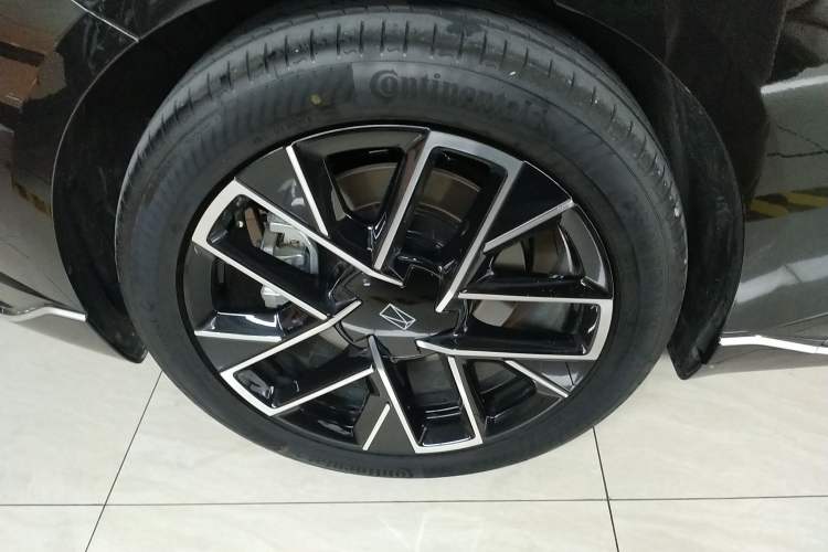 Used Avatr 06 2025 Max All-Electric Version Right Rear Wheel Hub