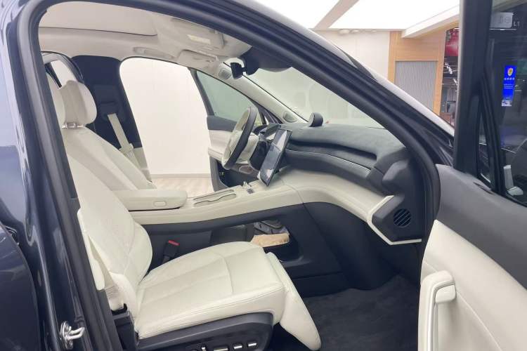 Used Nio ES7 2022 75 kWh Right Front Seat