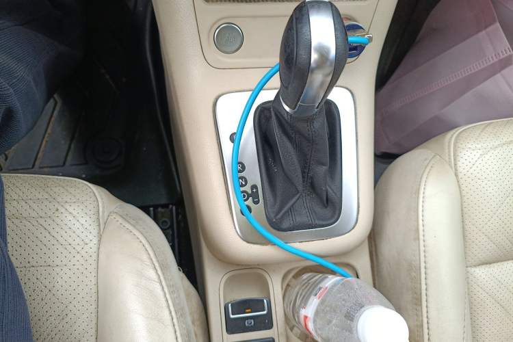 Used Volkswagen Tiguan 2015 1.8TSI Automatic Two-Wheel Drive Luxury Model Gear Lever