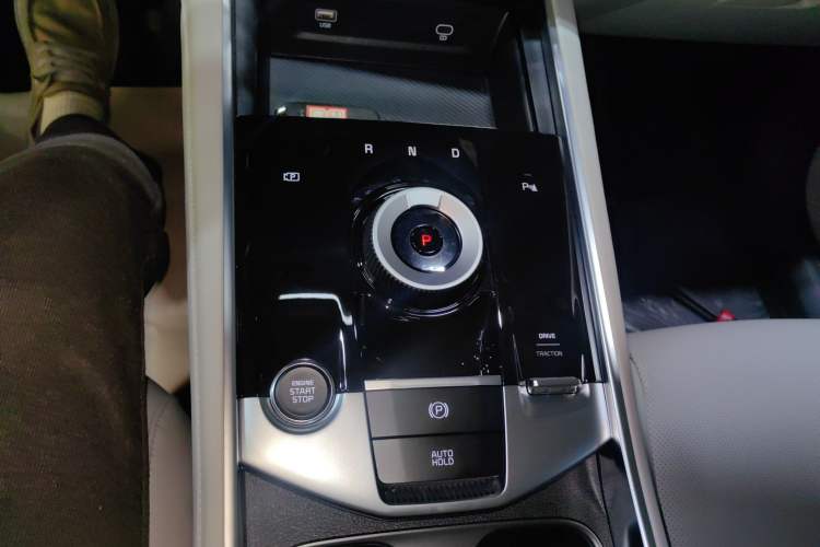 Used Kia Sportage (Chinese Domestic Model) 2025 1.5T Two-Wheel Drive Prestige Smart Enjoyment Version