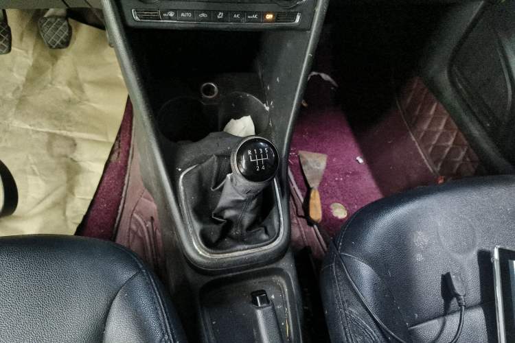 Used Volkswagen Polo 2014 1.6L Manual Comfort Edition
