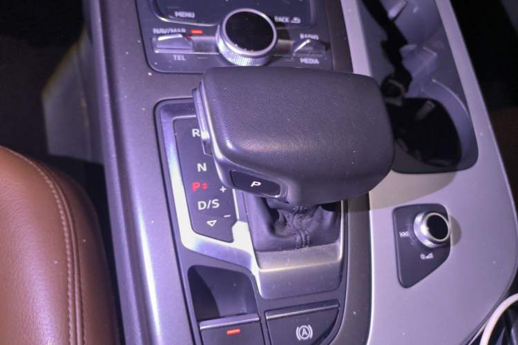 Used Audi Q7 2018 40 TFSI Comfort Model