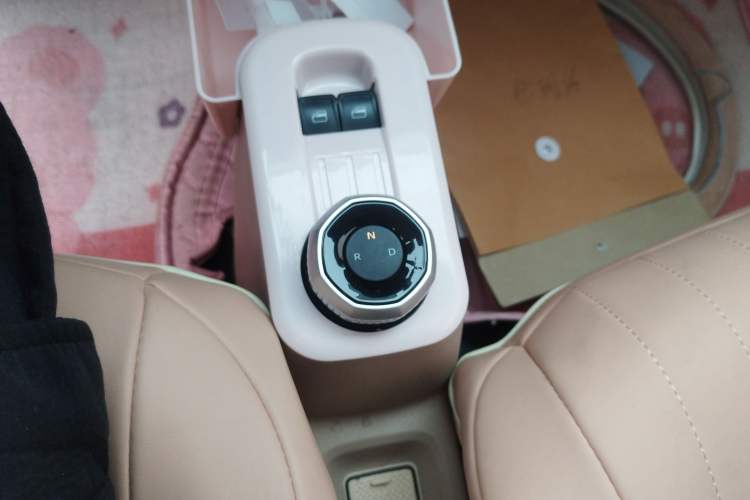 Used Geely Galaxy Panda 2023 Panda Mini 200km Endurance Bear
