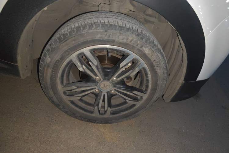 Used BAIC New Energy EC 2017 EC180 Elegant Edition Right Front Wheel Hub