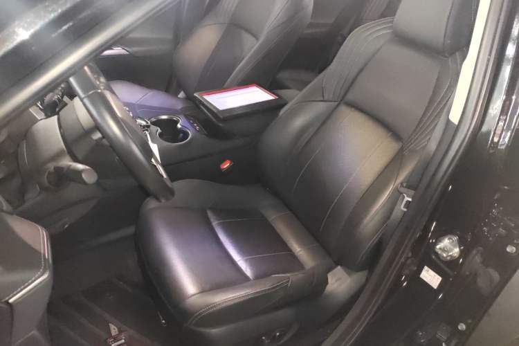 Used Toyota Harrier 2023 2.0L CVT Two-Wheel Drive Luxury Edition
