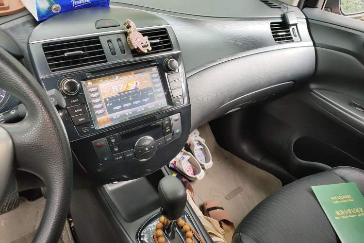 Used Nissan Tiida 2011 1.6L CVT Smart Version
