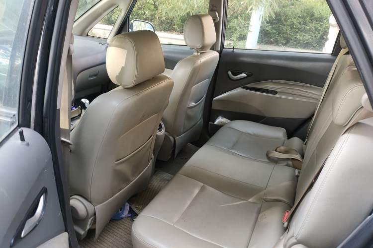 Used JAC Group Refine M2 2012 1.8L MT Business Luxury 5-Seater
