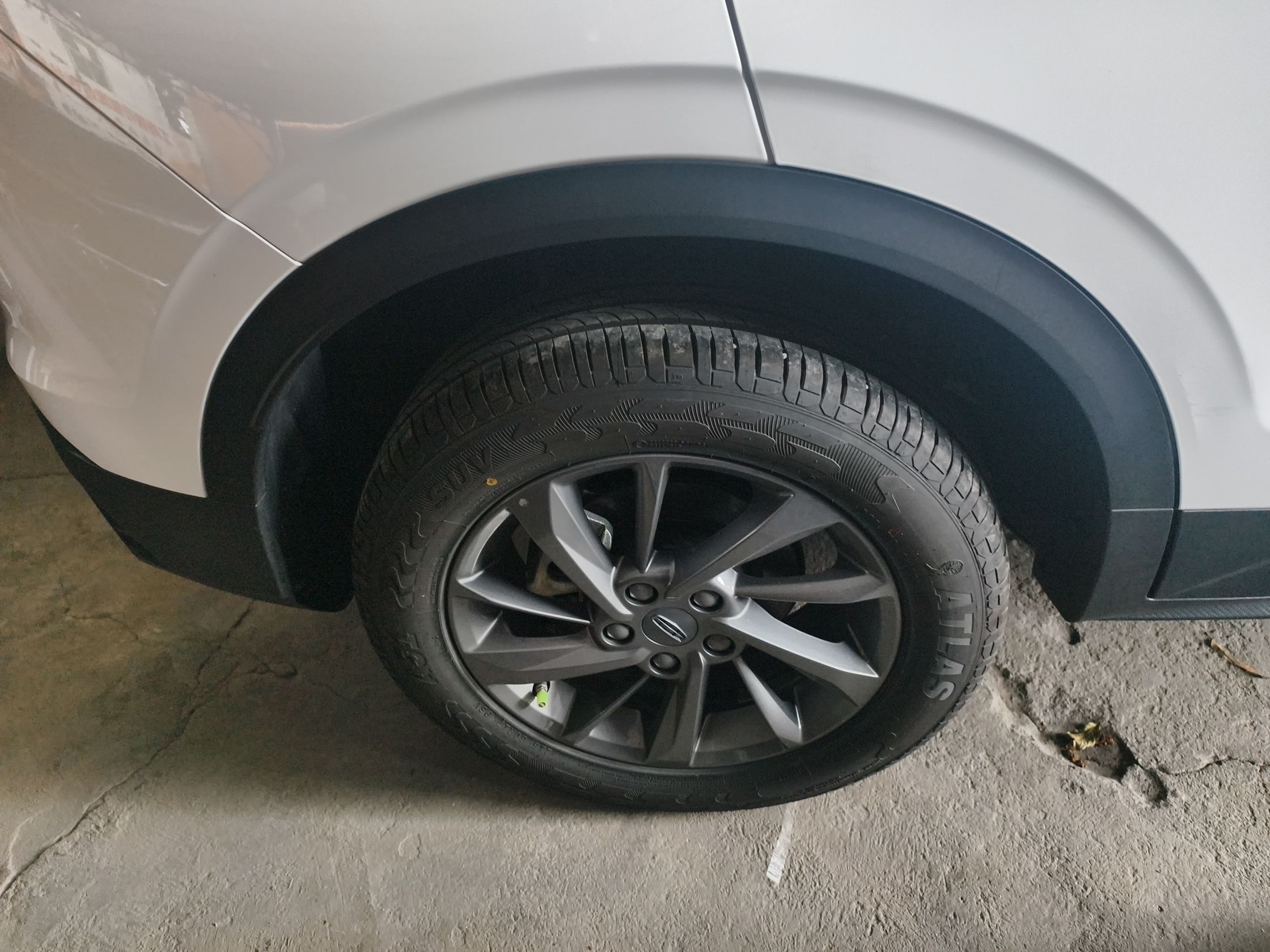 Geely Auto Coolray 2024 1.5T DCT Longteng Edition — снимка 11