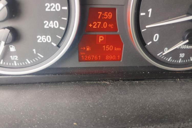 Used BMW X5 2013 xDrive35i Leading Model Odometer Close Up