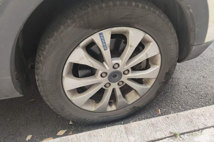 Used Haval H2s 2017 Blue Label 1.5T Dual-Clutch Comfort Model Right Front Wheel Hub