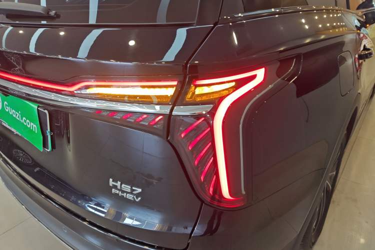 Used Hongqi HS7 PHEV 2024 2.0T PHEV Four-Wheel Drive Flagship Edition 6 Seats Right Rear Taillight