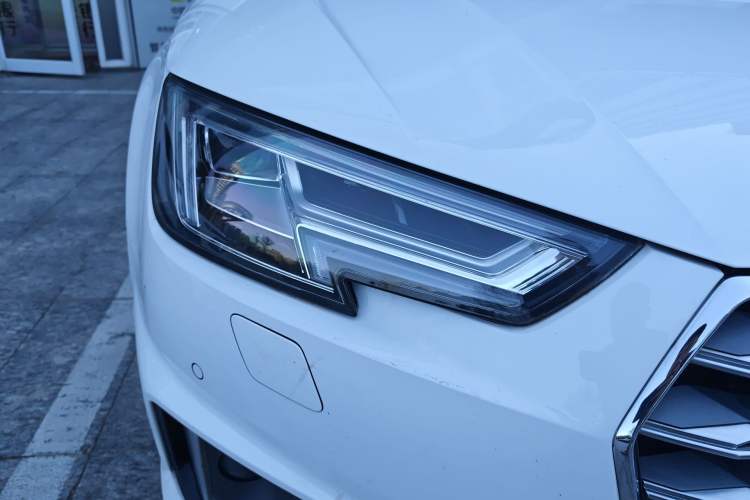 Used Audi A4L 2019 40 TFSI Fashion Edition China VI Emission Standard