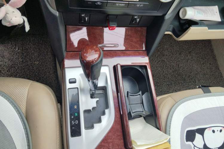 Used Toyota Camry 2012 2.0G Luxury Navigation Edition Gear Lever