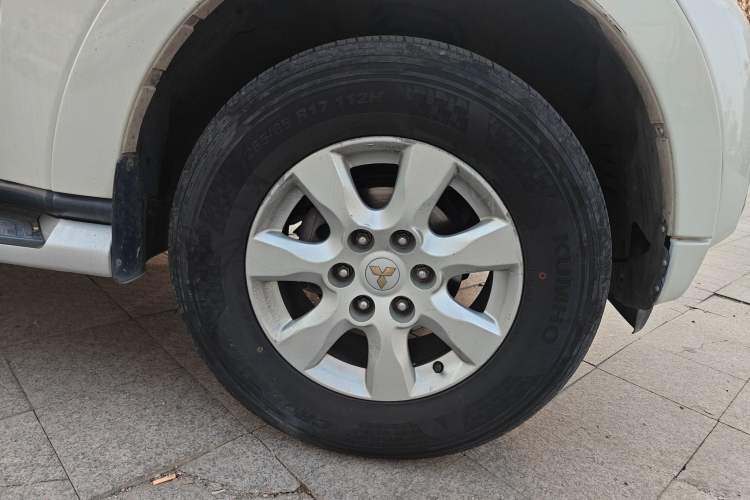 Used Mitsubishi Pajero 2014 3.0L Elite Edition Right Front Wheel Hub