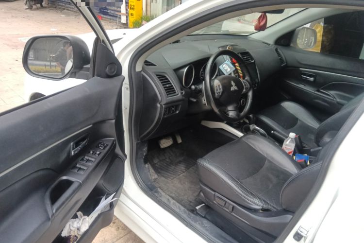 Used Mitsubishi ASX 2011 2.0 L Two-Wheel Drive XuanYi Version
