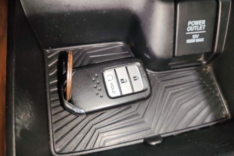 Used Honda CR-V 2017 240TURBO CVT Front-Wheel Drive Fashion Edition Vehicle Key