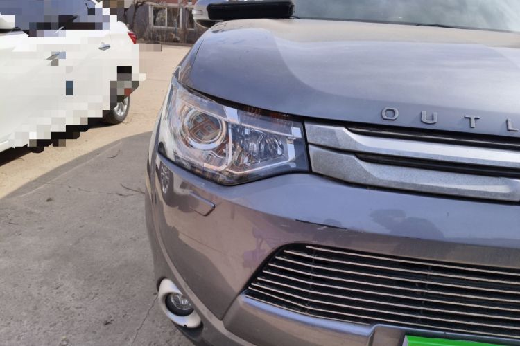 Used Mitsubishi Outlander 2014 2.4L 4x4 Deluxe Value Edition 5 Seats