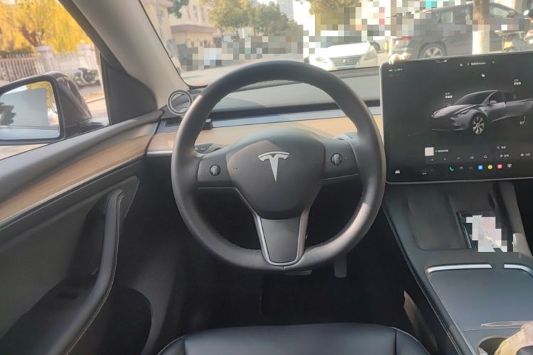 Used Tesla Model Y 2022 Long-Range All-Wheel-Drive Version Steering Wheel