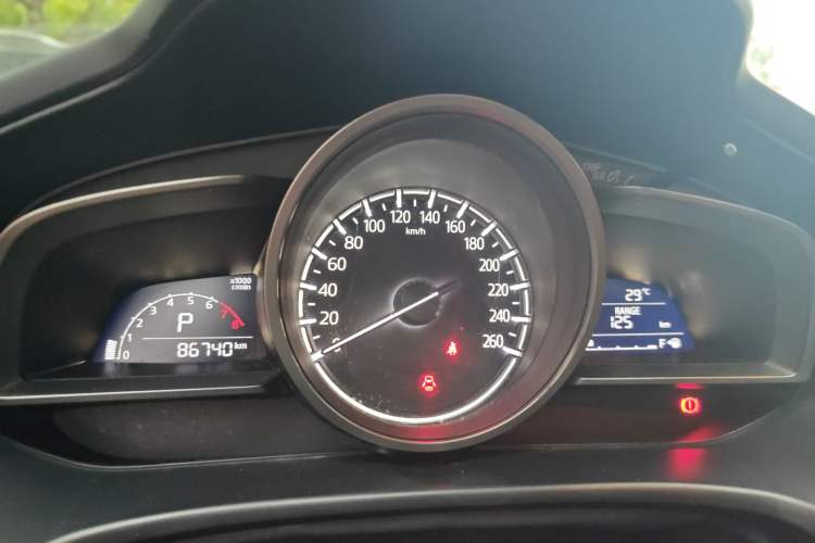 Used Mazda 3 Axela 2017 Sedan 1.5L Automatic Comfort Model Emission Standard China V Instrument Cluster