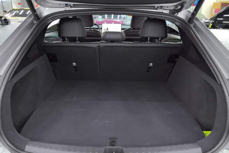 Used ONVO L60 2024 60 kWh Rear-Drive Version