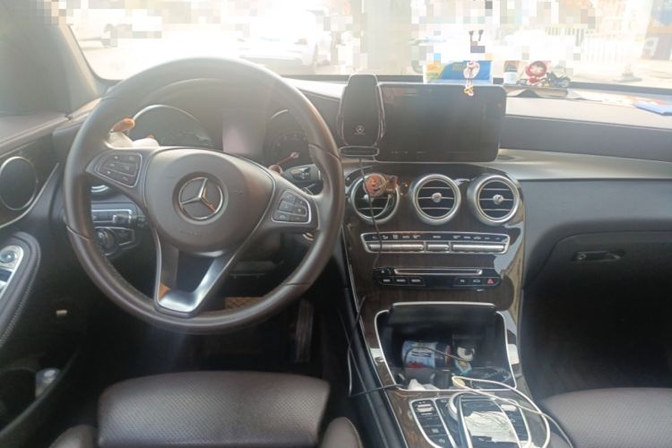 Used Mercedes-Benz GLC 2019 Facelift GLC 260 L 4MATIC Luxury Model Center Console