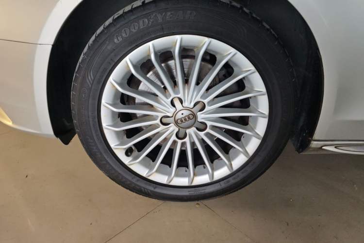 Used Audi A4L 2016 35 TFSI Collector's Edition Automatic Standard Model Left Front Wheel Hub